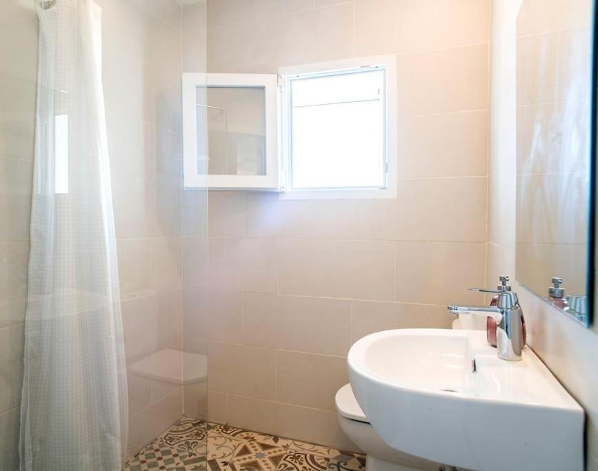 20 Min From Bcn- Charming House W/ Pool & Bbq Area Villa Cervelló Dış mekan fotoğraf