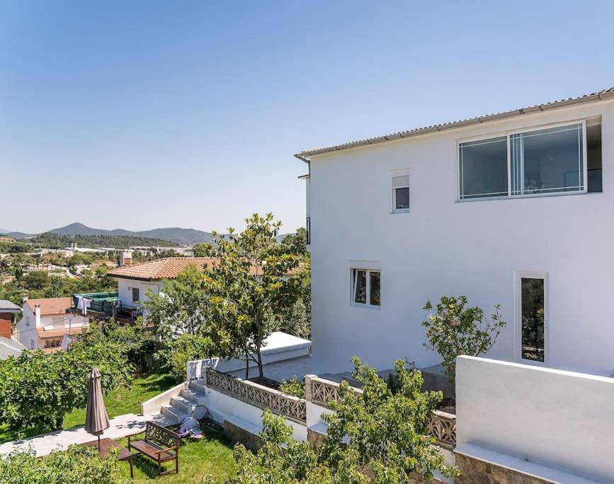 20 Min From Bcn- Charming House W/ Pool & Bbq Area Villa Cervelló Dış mekan fotoğraf
